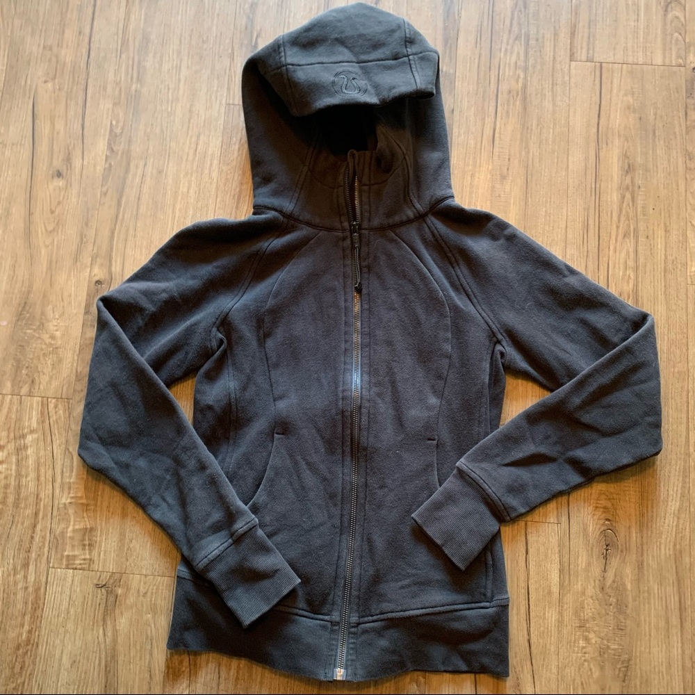 Gently used women’s Lululemon Scuba hoodie